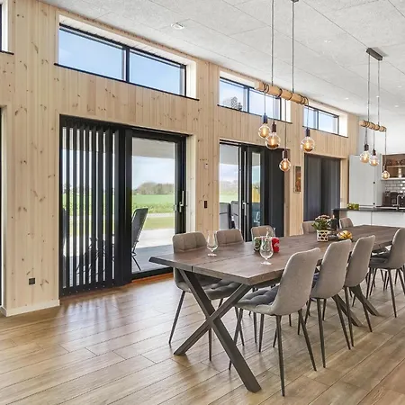 5 Bedroom Cozy In *