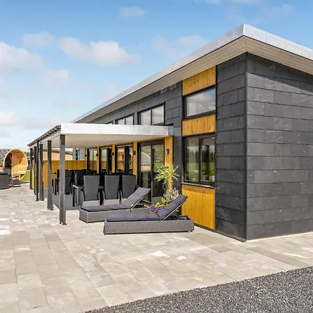 5 Bedroom Cozy In * Hadsund